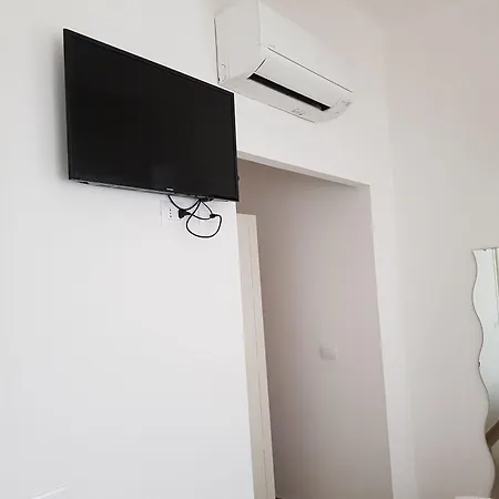 Le Di Simona بيت ضيافة لا سبيتسْيا